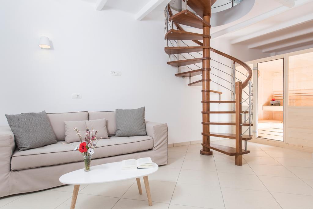 Secret Earth Villas - Santorini Kamári Kültér fotó
